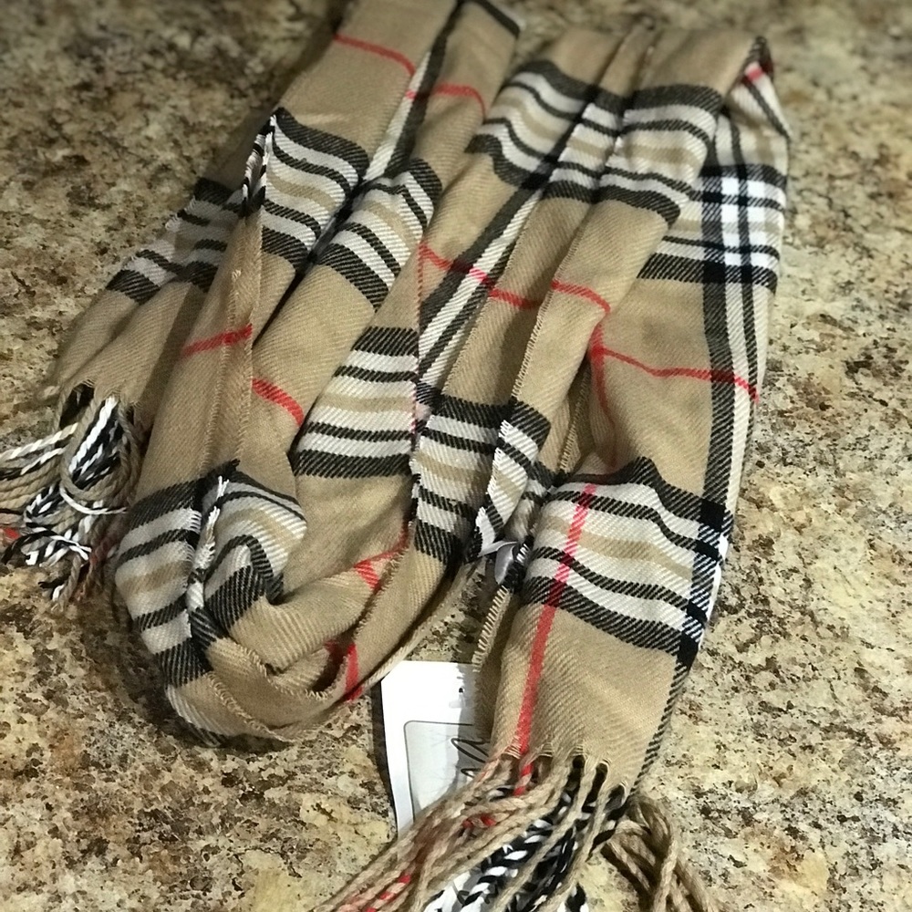 Multi patterned scarf